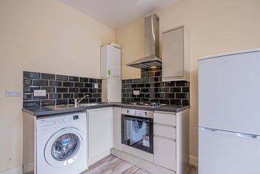 1 bed house, Colum Road, Maindy, Cardiff, CF103EL - Image 2